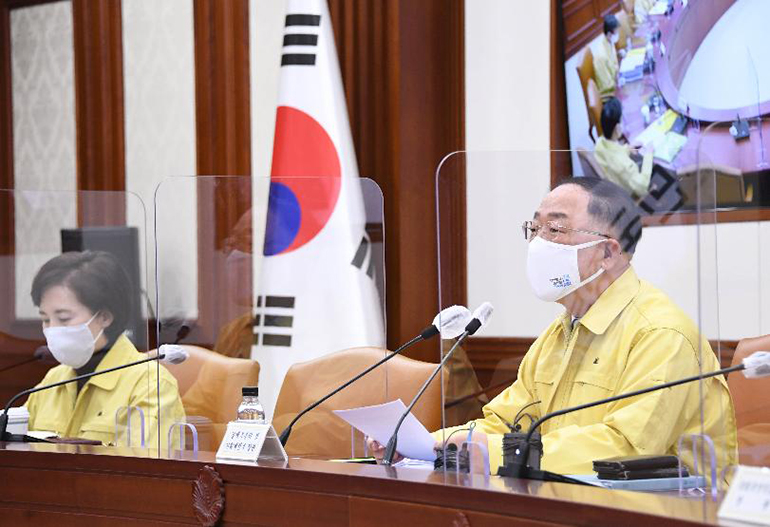  기재부, 전기화물차 보급 2배 확대…수소상용차 보조금도 지급한다