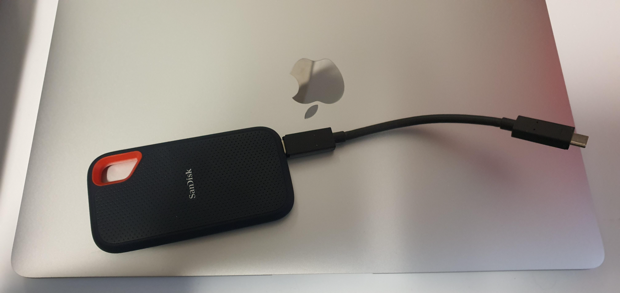  샌디스크 익스트림 포터블 1TB SSD 외장하드 리뷰