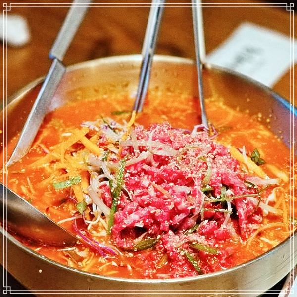  생방송 투데이 여의도 점심을 책임지는 7종 솥밥 7월 4일 소문의 맛집 투뿔 한우구이, 완도전복, 통영굴, 벌교꼬막, 미나리명란, 표고버섯, 무 솥밥정식 위치
