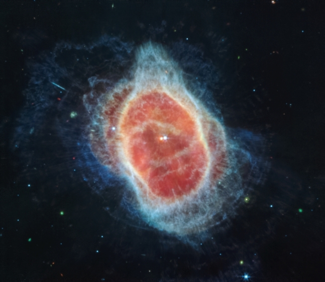 웹의 중적외선 장비(MIRI)으로는 중심에 별이 2개라는 것을 더욱 선명하게 볼 수 있다. 사진=NASA&#44; ESA&#44; CSA&#44; STScI