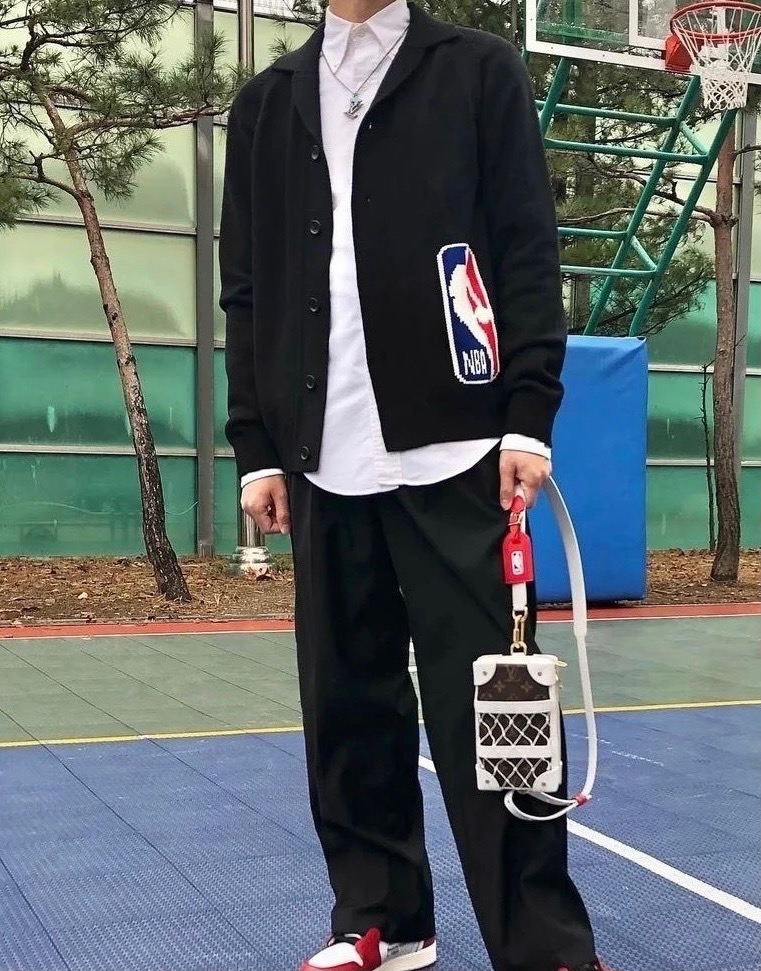  [LOUIS VUITTON x NBA] 루이비통 X NBA 니트 자켓 1A8H6K