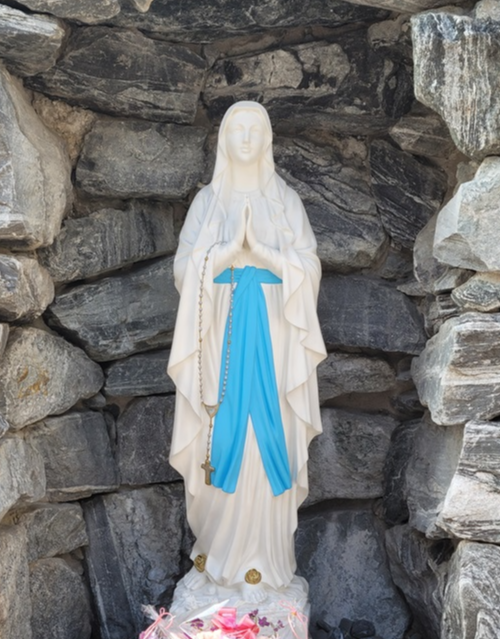 서울 혜화동성당에 있는 루르드의 성모님 (Notre-Dame de Lourdes) 석상