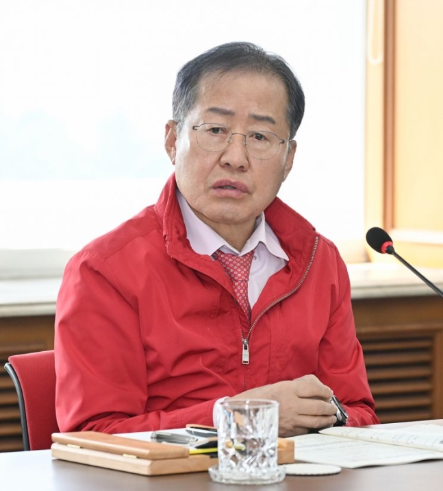  홍준표 대구시장 주말엔 골프장에서