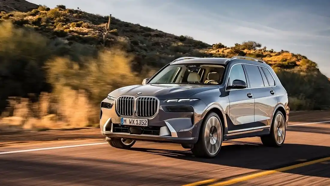 BMW X7 M50i 가격 실구매가 모의견적 제원 옵션 카탈로그 가격표 디자인 실내 트렁크 색상 총정리