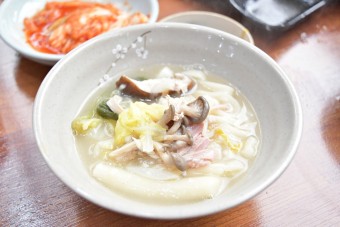 닭 한 마리 칼국수