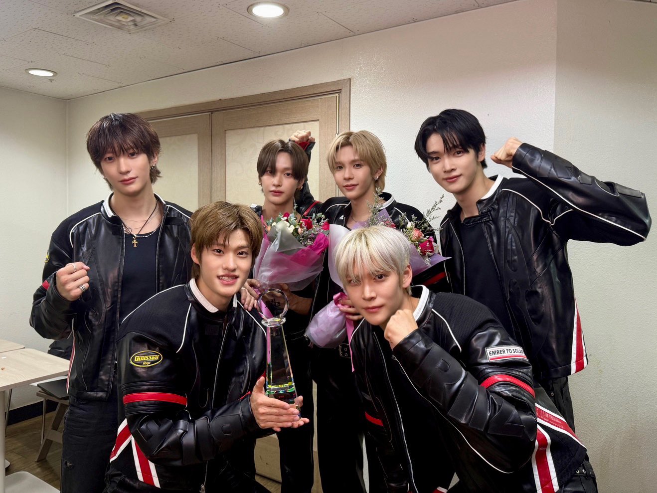 20250530뮤직뱅크트위터공계가족사진