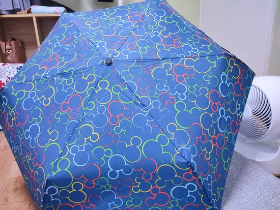미키 마우스 우산 모습