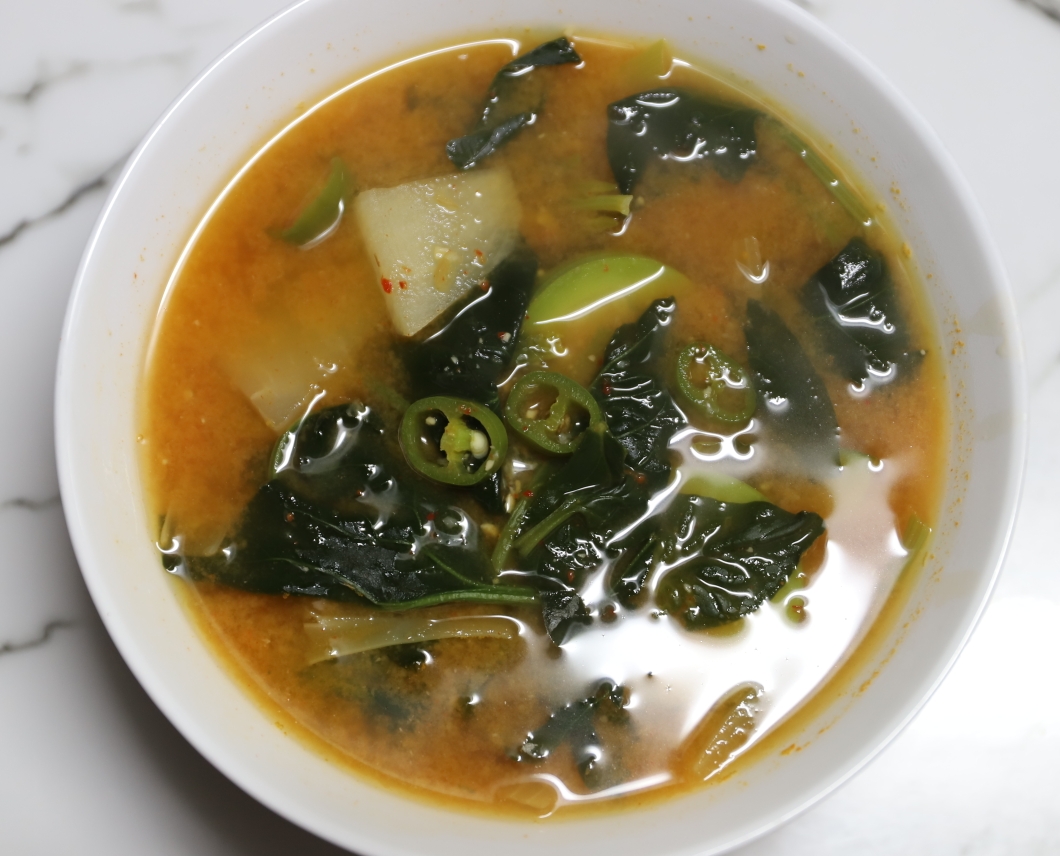 시금치국 완성 모습