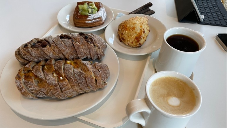 분위기 신상 카페 충주 베이커리 바위의 따뜻한 36