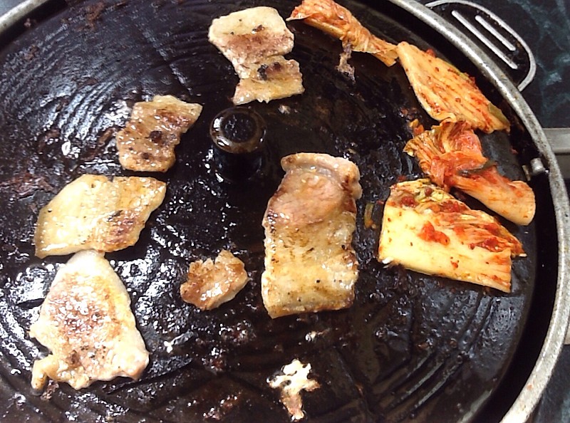  무쇠에 구워야 제 맛, 솥뚜껑삼겹살(Caldron Lid-grilled Pork Belly)