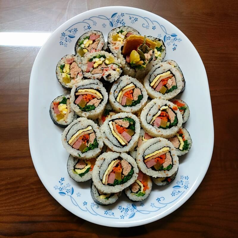집에서 만들어 먹은 4가지 김밥 완성 사진1