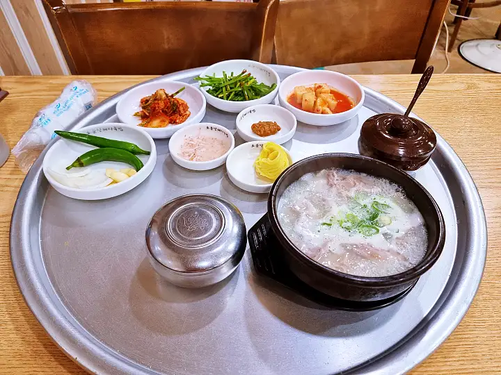 이만기 동네한바퀴 돼지국밥 서면 시장 먹자골목 돼지 사골 국밥 부산 부산진구 맛집 소개