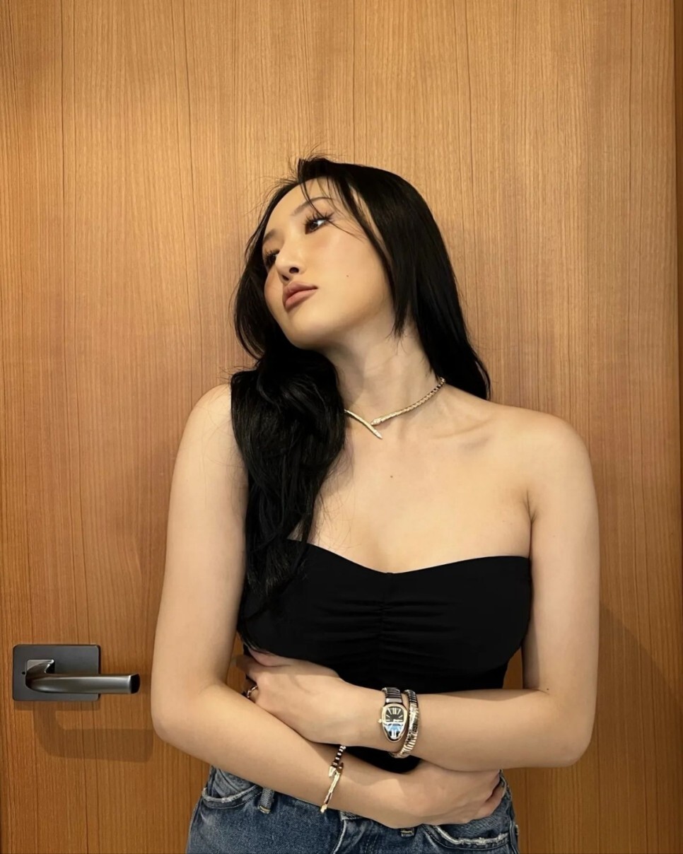 "진짜 화끈하다" 마마무 화사, 노천탕에서 브래지어까지 풀고 뒷태 찍은 근황