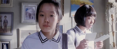 코피 흘리는 아정