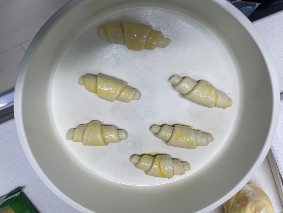 ㅋㅋㅋ 왜 실패하는가 ㅠ 크로와상 생지로 빵굽기 9