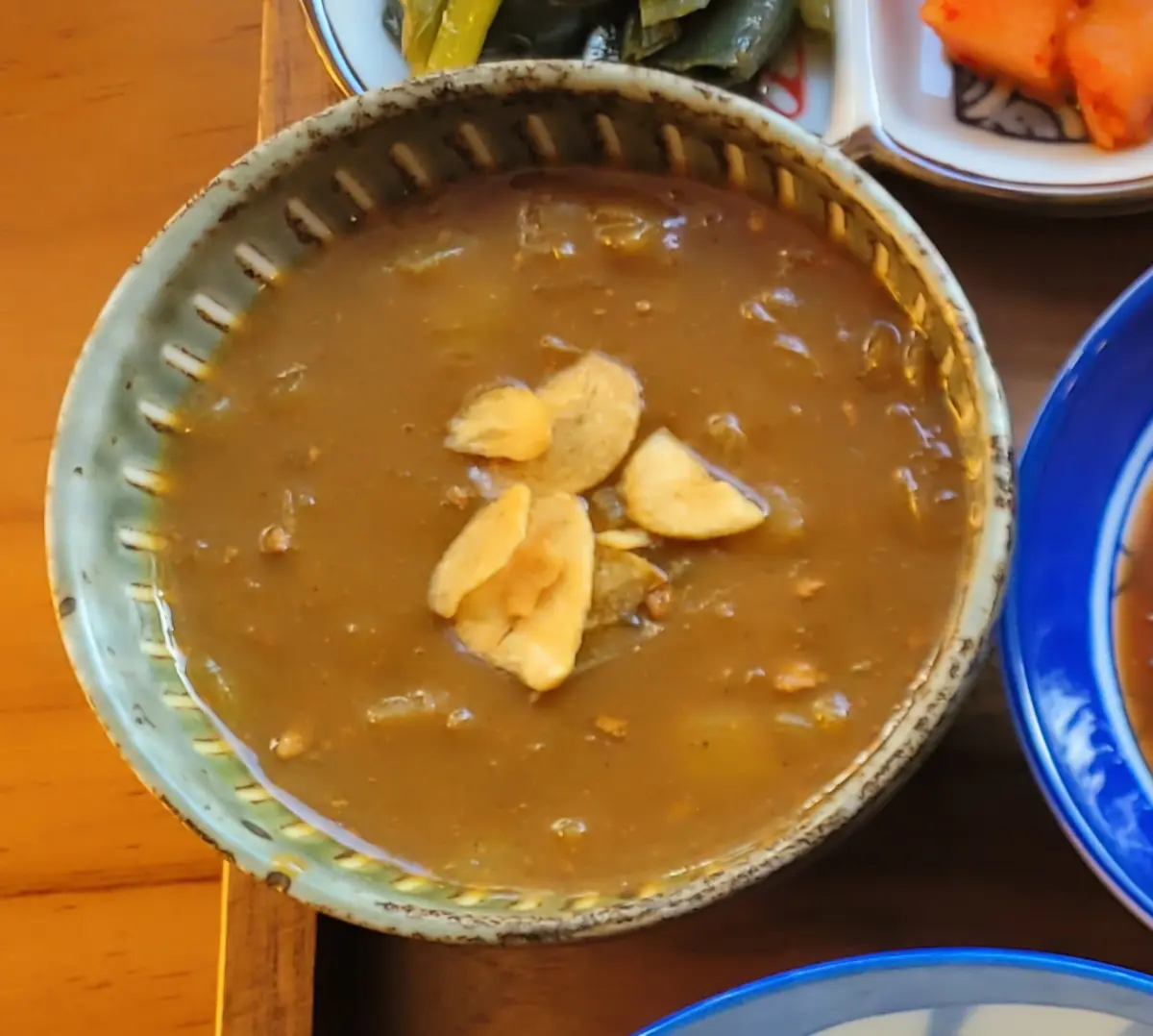 일산-백석동-카츠오젠-돈까스-맛집-기본-카레-제공