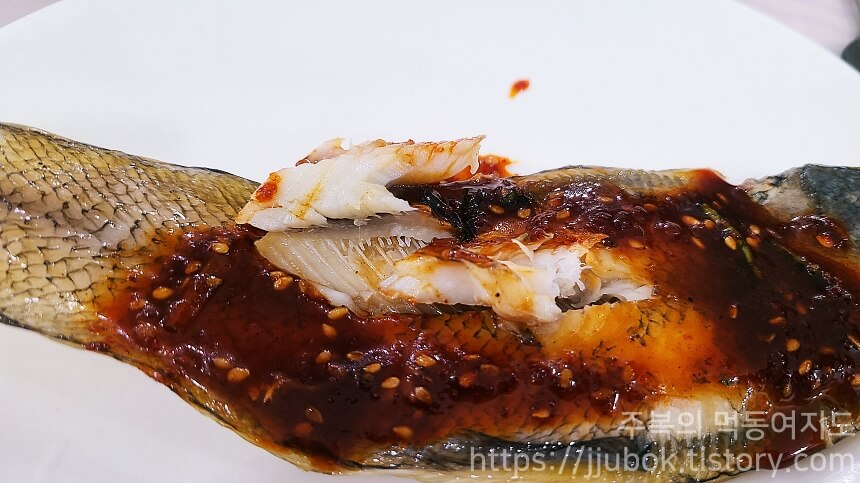 진복식당-보리밥정식-밑반찬-생선-2