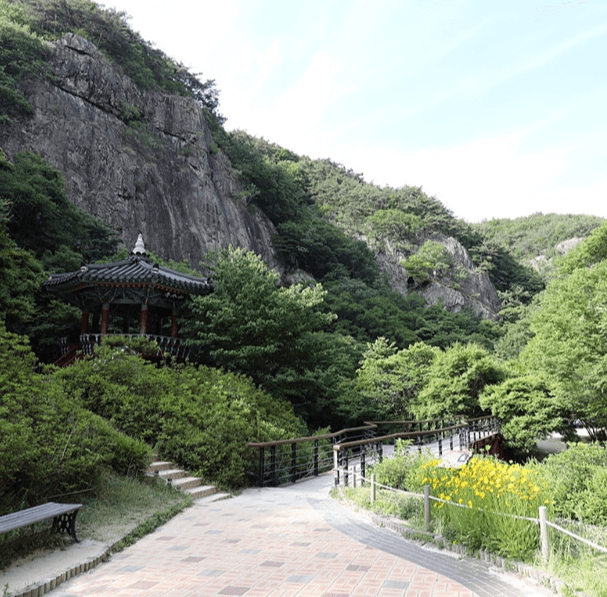 순창 강천산 군립공원 두 마리의 용이 하늘로 승천하는 추천여행지 ⓒ한국관광공사