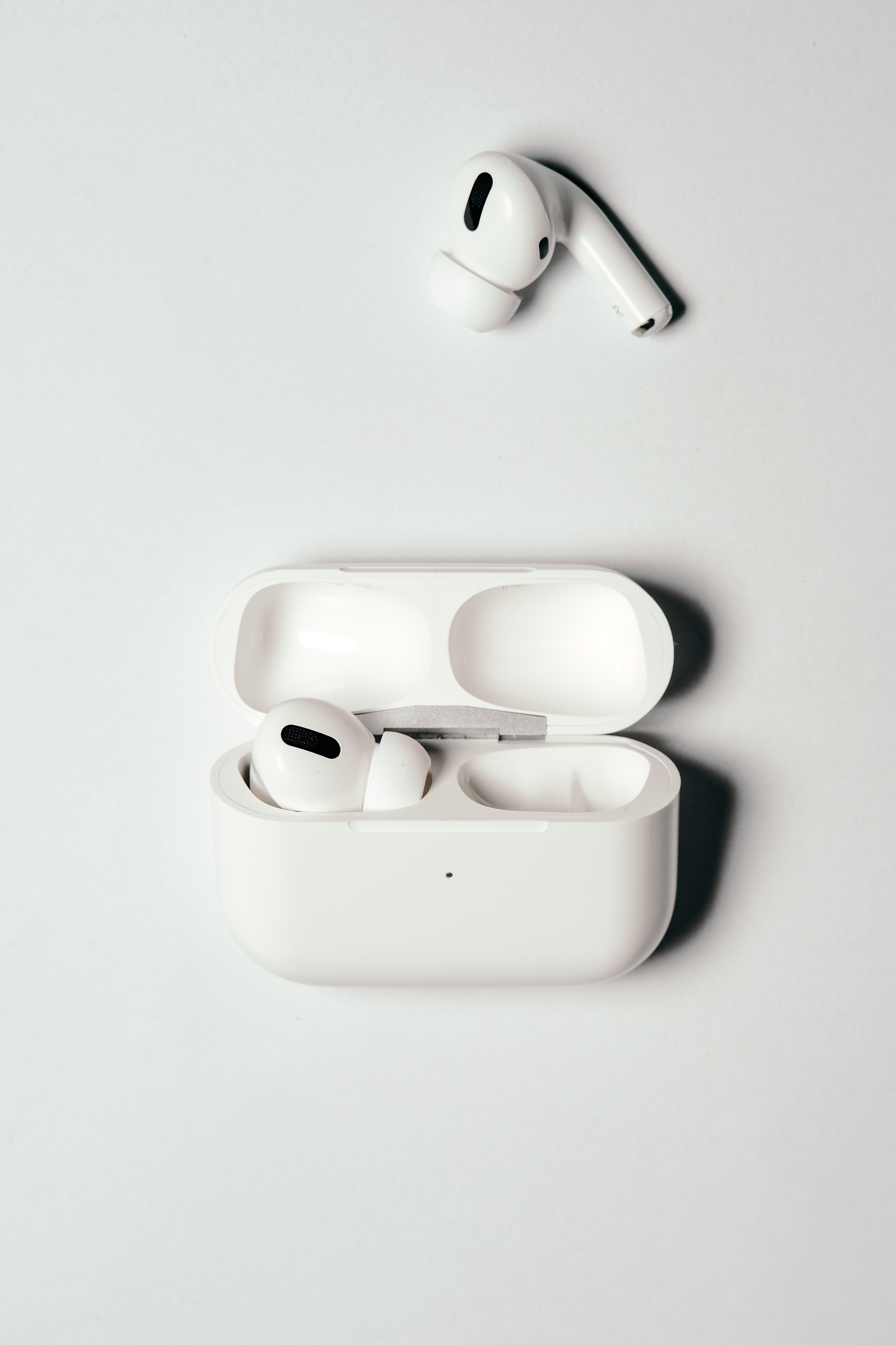 airpods picture 2nd generation