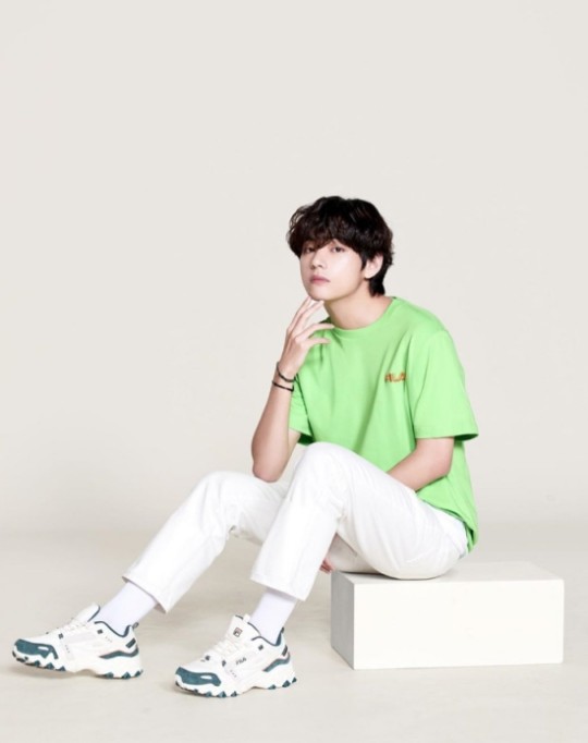  방탄소년단 뷔, 체대 선배미 뽐내며 여심 저격