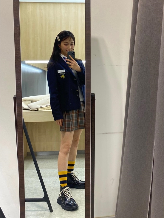  안혜경, 교복까지 소화하네...누가 40대로 보겠어! [사진]