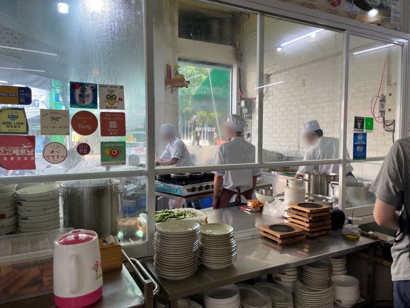 베트남 나트랑 쌀국수 맛집 포한푹 - 오픈 키친 매장