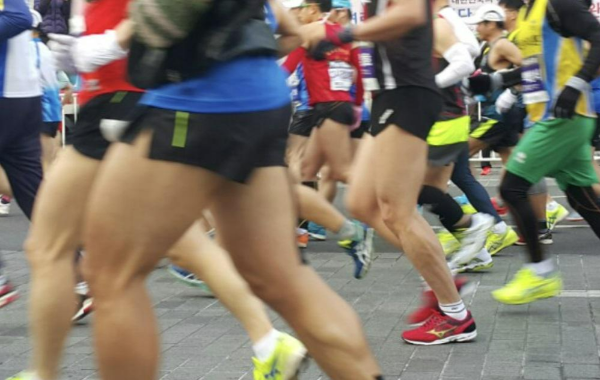 달리기 장거리 마라톤 훈련 방법(2) - 내리막 경사 훈련으로 30km 마라톤 벽의 극복하기