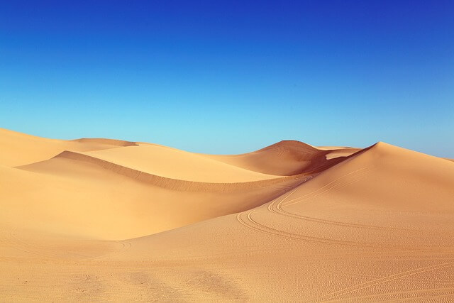 모래사막 이미지