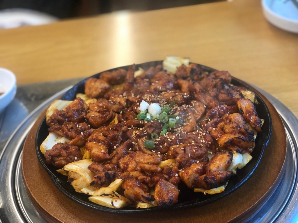  매콤한 닭불고기가 맜있는 공주 맛집 - 마세오른