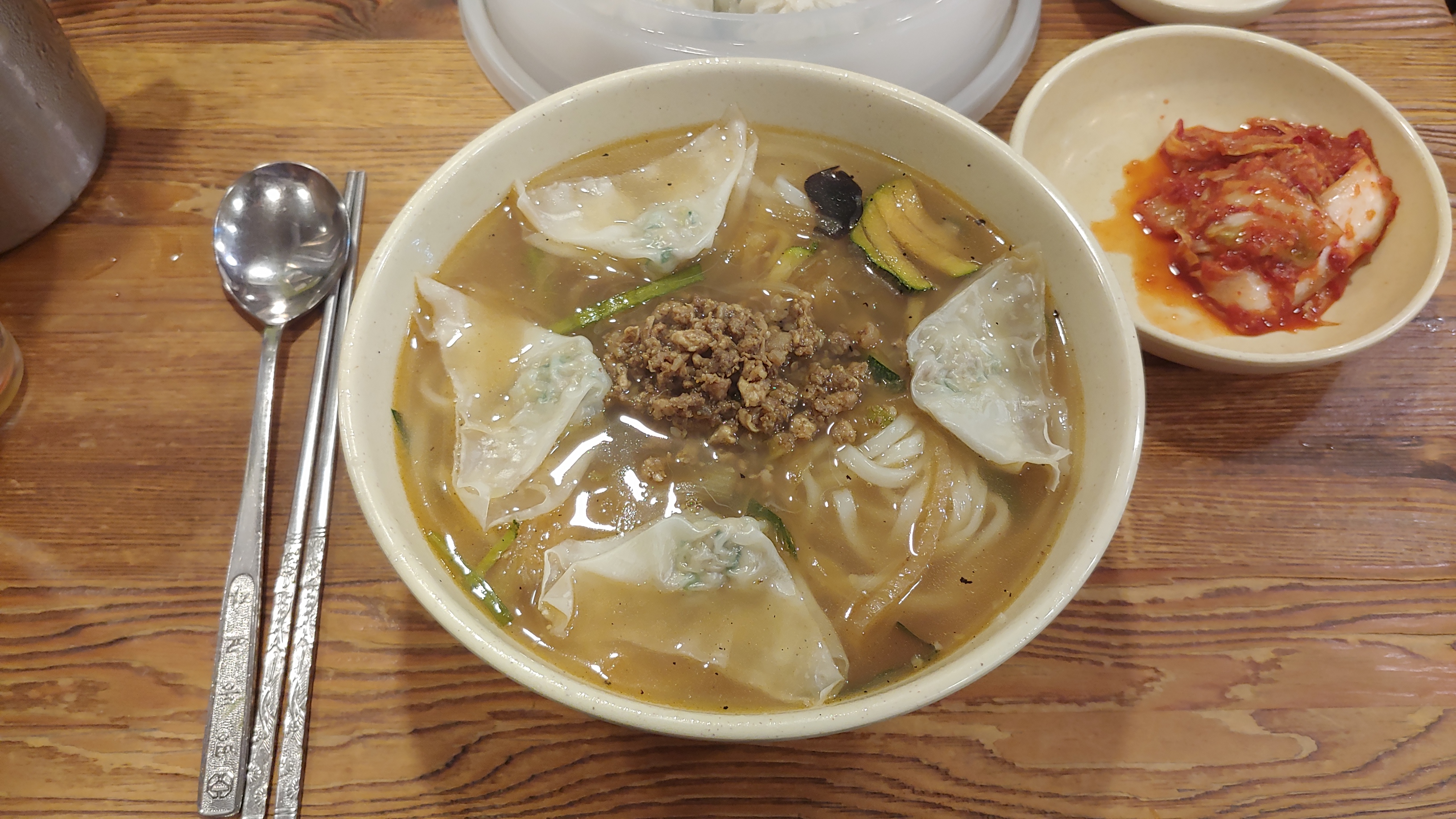  전지적 참견 시점 이영자 명동칼국수 명동교자 (+전참시 이영자 맛집)