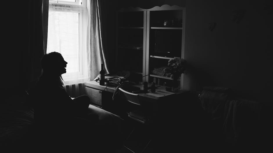 조현병: 증상, 원인, 그리고 효과적인 치료법을 알아봅시다 caption=