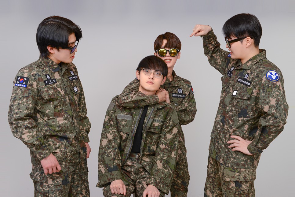 우정 짤 포즈랑 콘셉트 신경 쓰지 마세요! 광주우정사진스튜디오 1