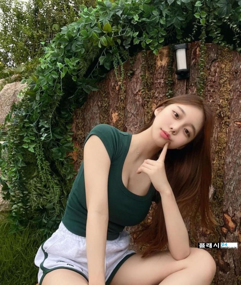  모델 윤주