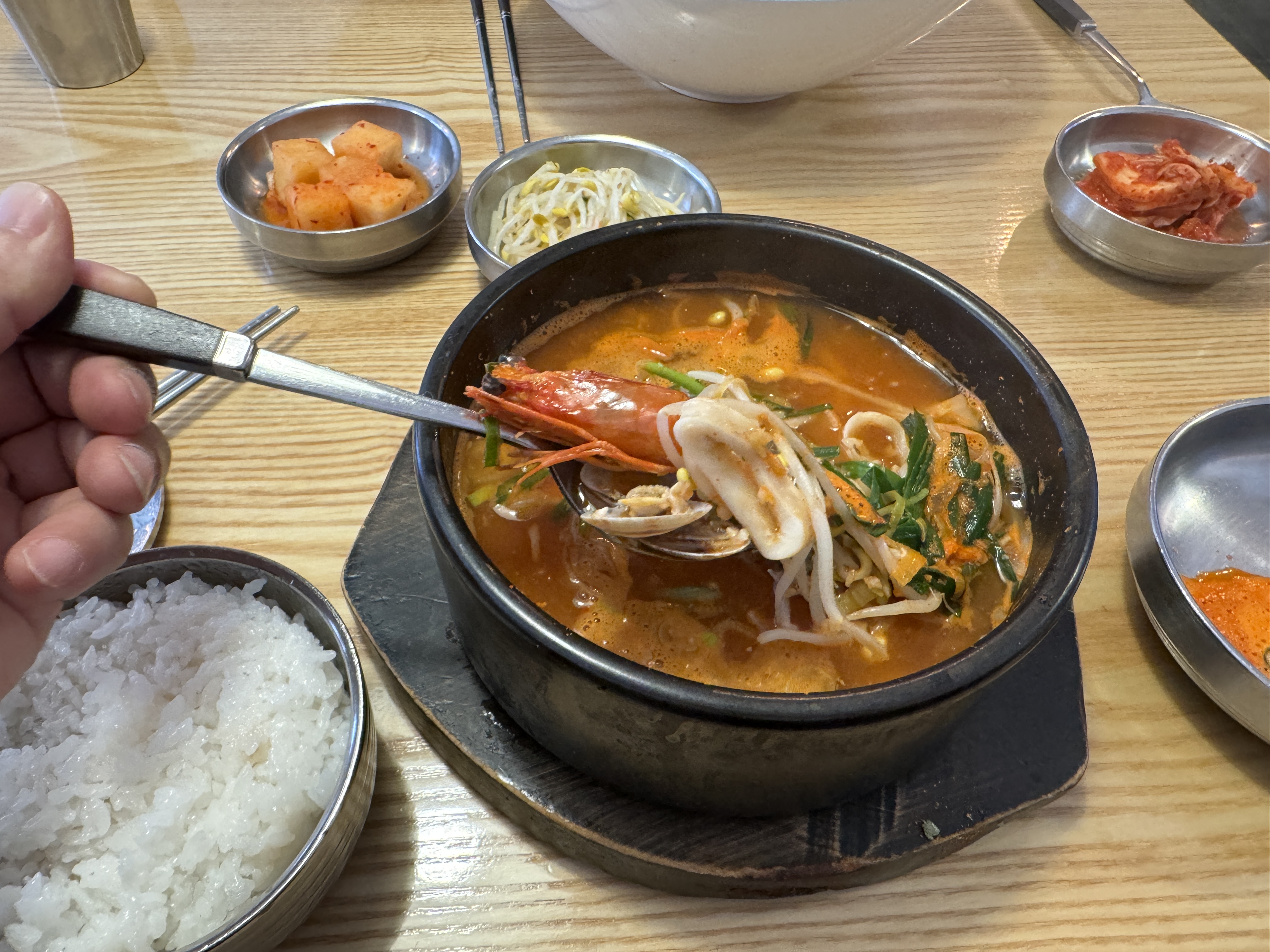 교대역 한국수 메뉴 - 포항 해물국밥