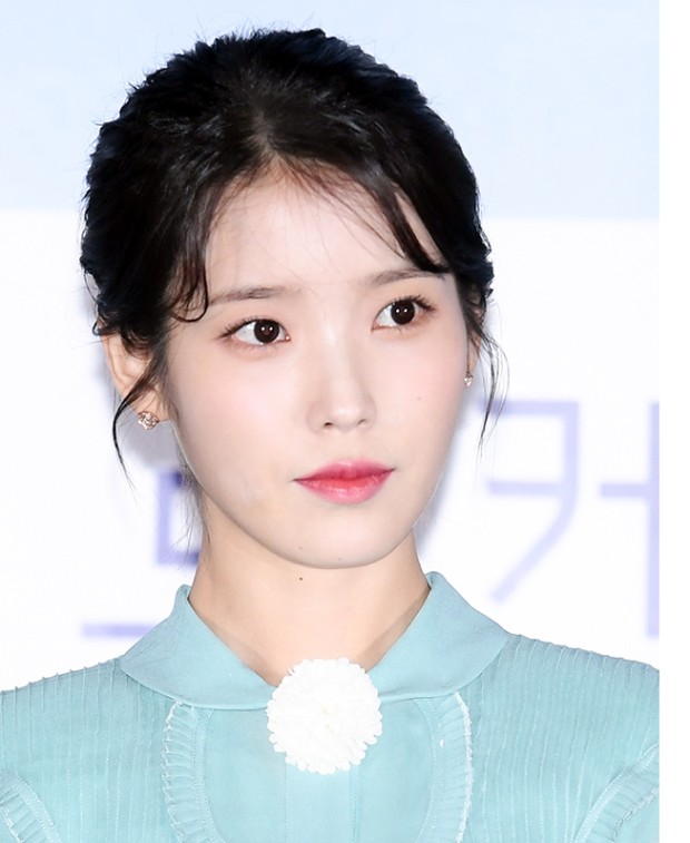 아이유 인플루언서