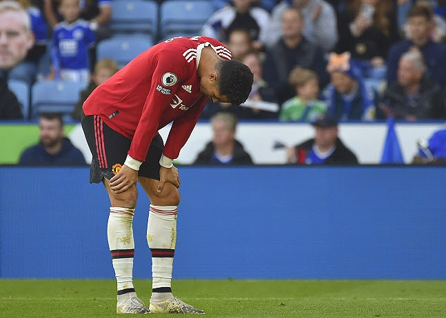 2-4로 패한 맨유 최악의 부진이 계속되는 솔샤르 경질이 대답하며 레스터에게 6