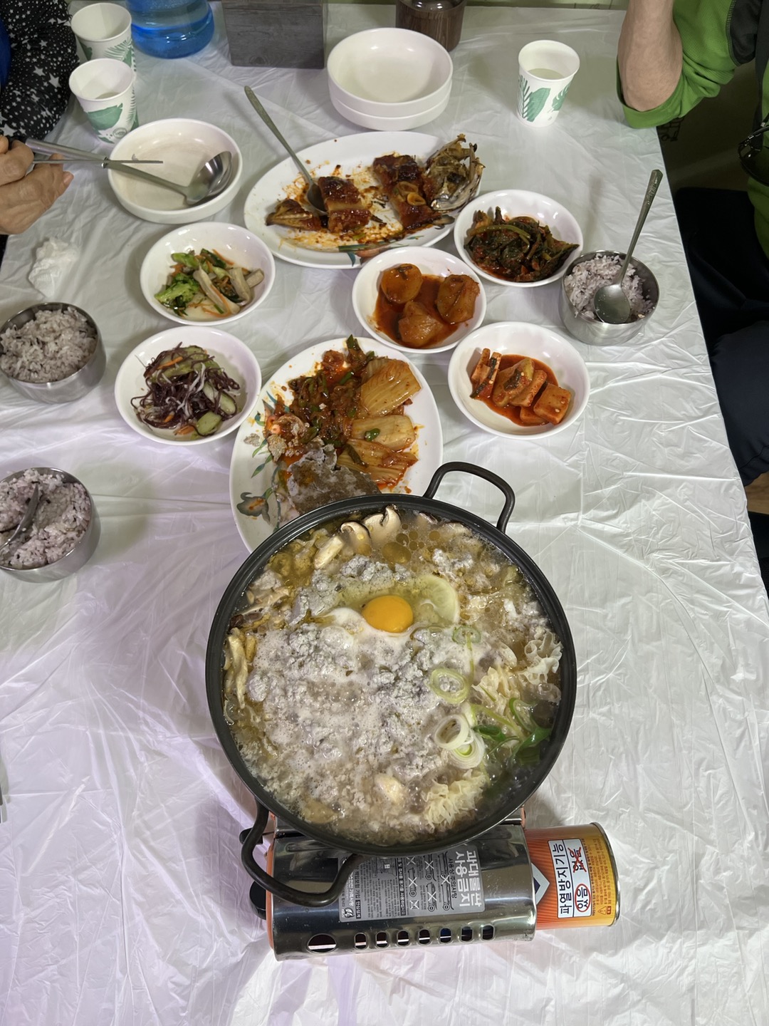 민수랜드-나무꾼순두부 한방순두부전골과 음식