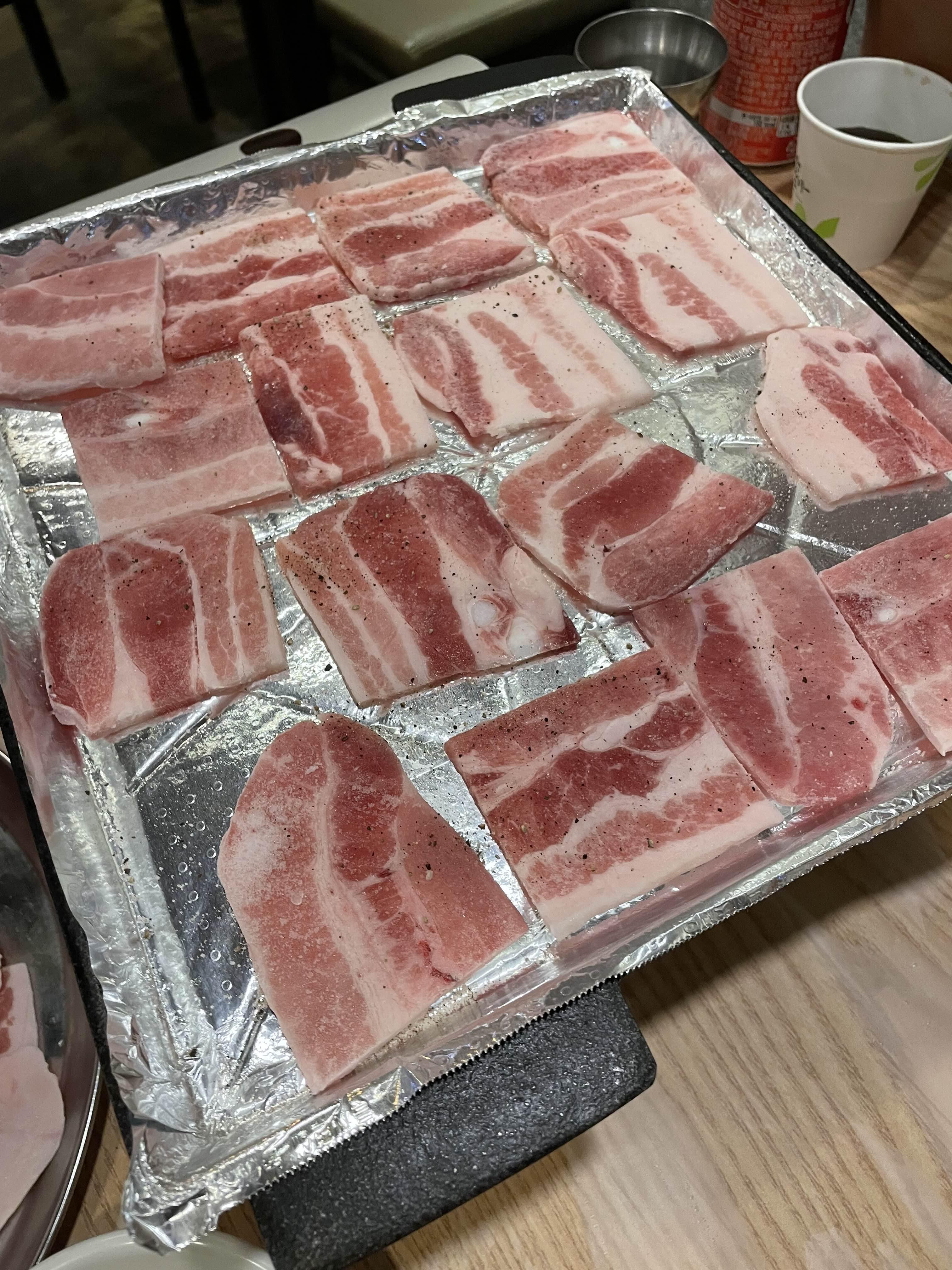  부산대역 바로앞 냉동삼겹살 맛집  “청춘삼겹” 쫄면이랑 잘어울리는구먼