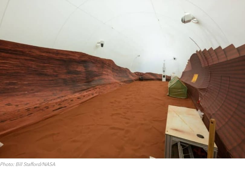 화성과 똑같은 조건에서 1년 생활하는 자원봉사자들: NASA VIDEO:Four Volunteers Entered NASA’s Mars Simulation Where They Will Live for Over a Year