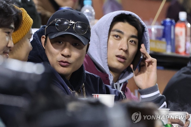  LG 고우석, 키움 이정후 MLB 사무국으로부터 신분조회 요청