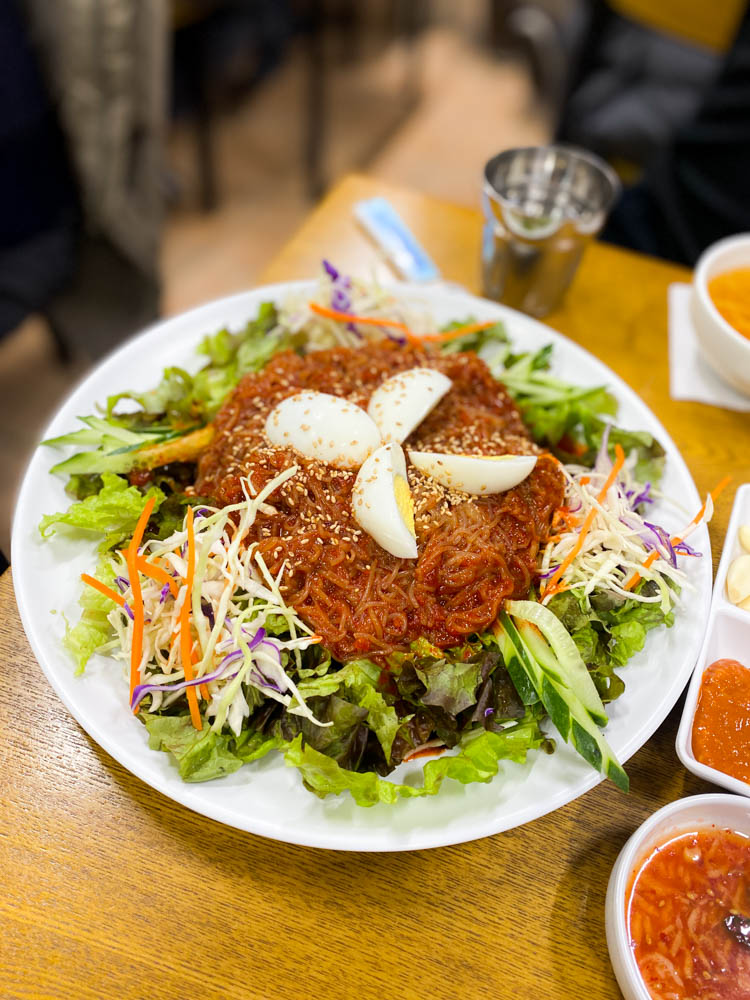 영동 족발 비빔국수