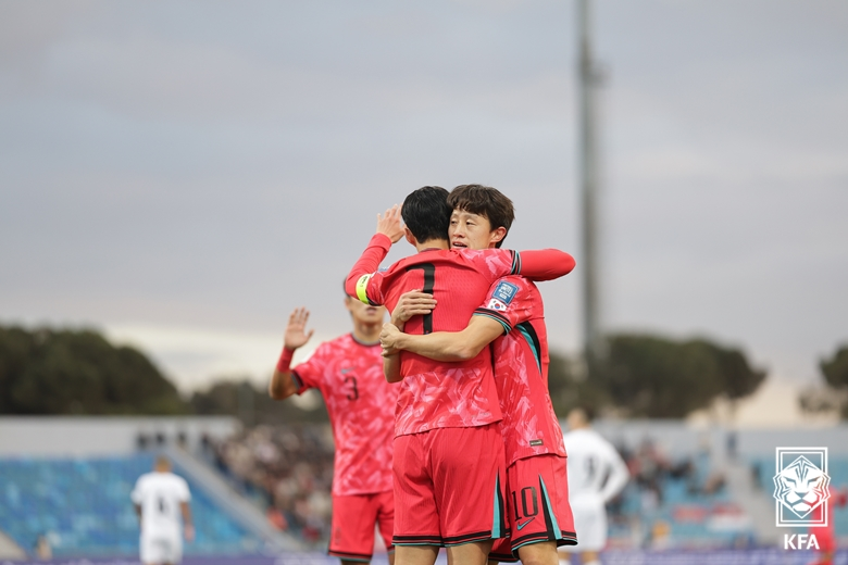 손흥민 A매치 51호골 대한민국 vs 팔레스타인 경기 결과 무승부 B조 현재 순위 한국 축구 대표팀 북중미 월드컵 아시아 3차 예선