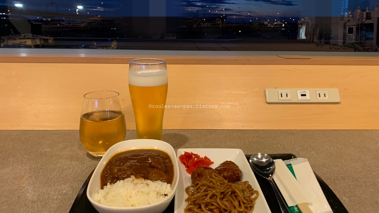 OZ-ASIANA AIRLINES-BUSINESS-KIX ANA LOUNGE-MEAL