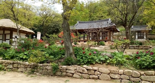 Baegun-dong Garden (Gangjin
