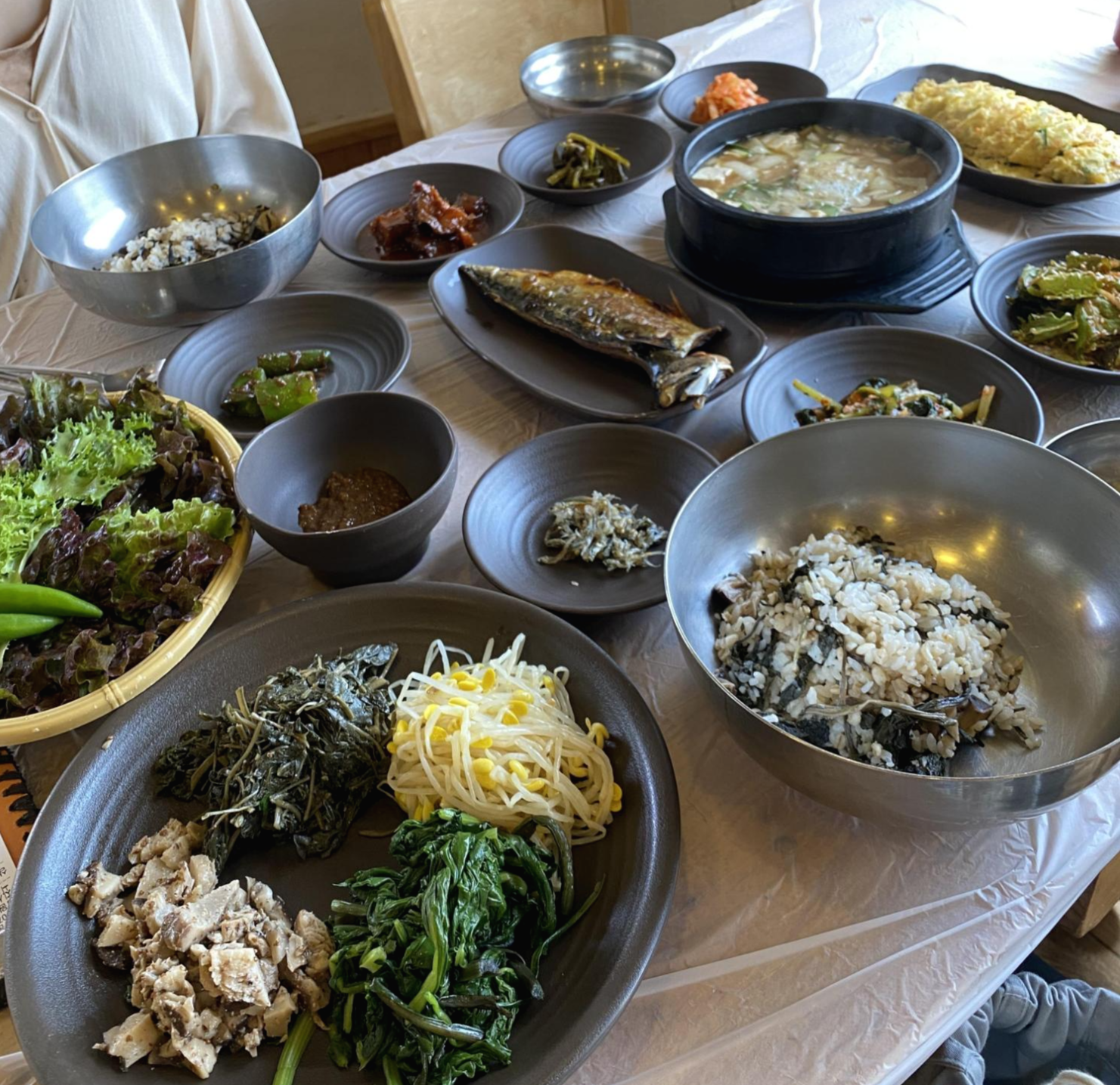  속초 여행/맛집/가볼 만한 곳 - DAY 2: 문우당서림 & 동아서점