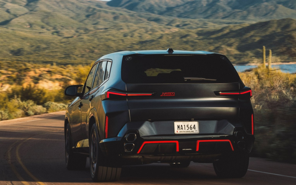 2024 BMW XM 라벨 레드 사양, 가격, 출시일, 사진, 디자인