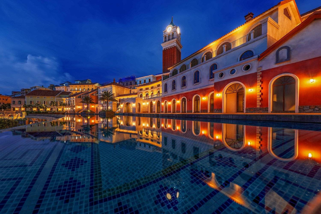 La Festa Phu Quoc&amp;#44; Curio Collection by Hilton Pool