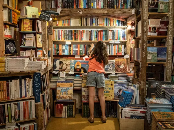 아틀란티스 북스 (Atlantis Books, 그리스 산토리니)
