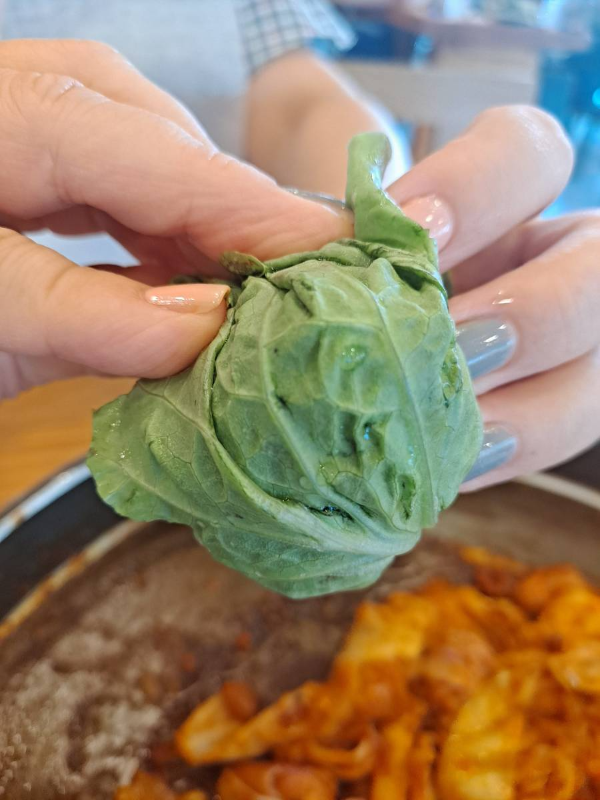 닭갈비 예쁘게 쌈싸다