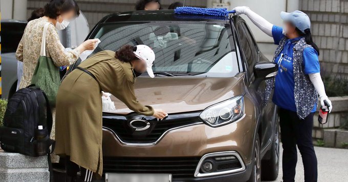  언제까지 팬·빠·딸? 노무현·문재인 팬덤정치 20대 여성주도 개딸 변신 여성의식 충만한 세대 권력 가부장제 봉사? 우리 이니 적에게 양념질(악성 댓글) 조국 자동차 물티슈로 닦아